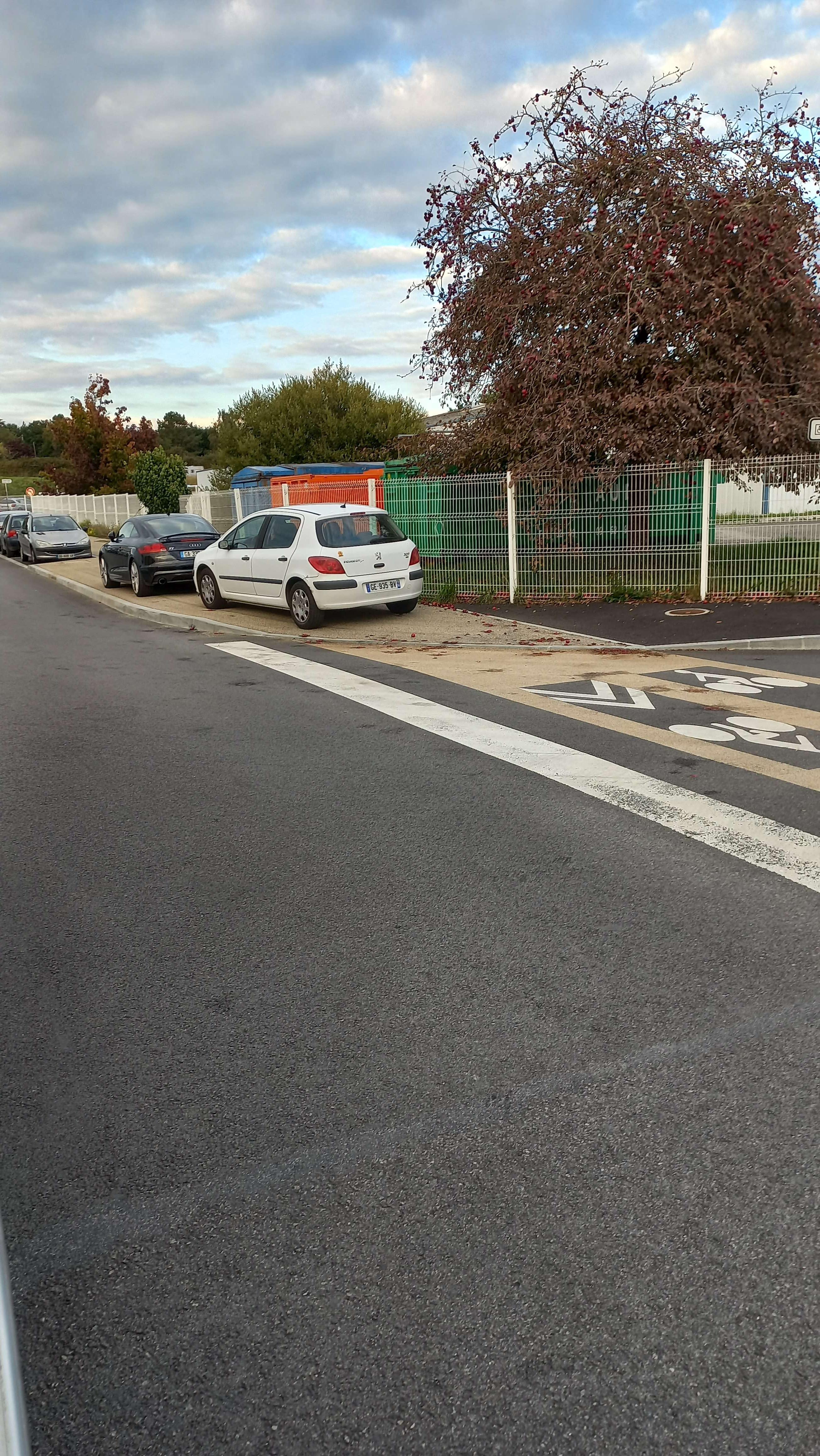 VL sur trottoir / piste cyclable